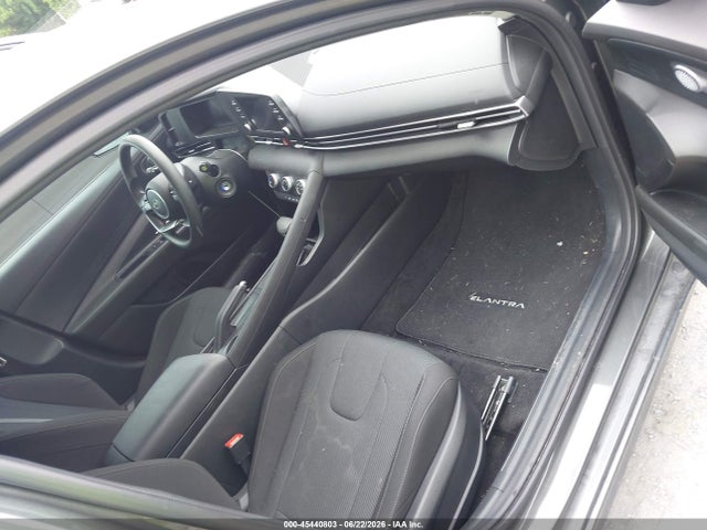 صورة 5 لـ 2024 Hyundai ELANTRA SE