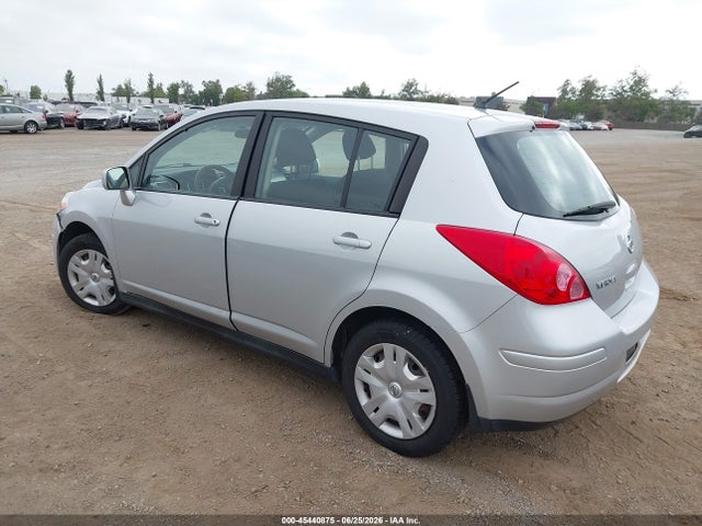 2011 Nissan VERSA 1.8S — фото 3