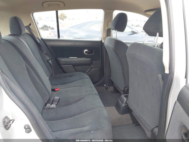 2011 Nissan VERSA 1.8S — фото 8