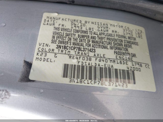 2011 Nissan VERSA 1.8S — фото 9