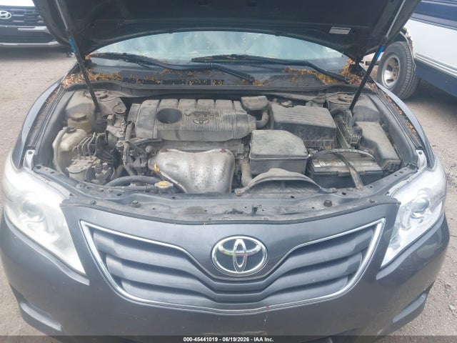 2010 Toyota CAMRY LE photo 10