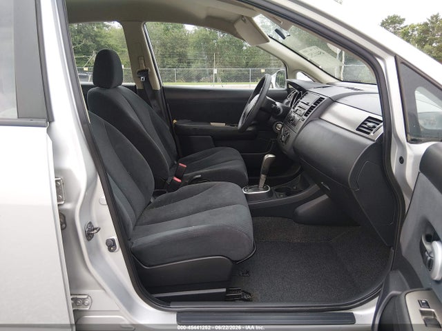 2010 Nissan VERSA 1.8S — фото 5