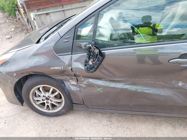 2016 Toyota PRIUS TWO — фото 6