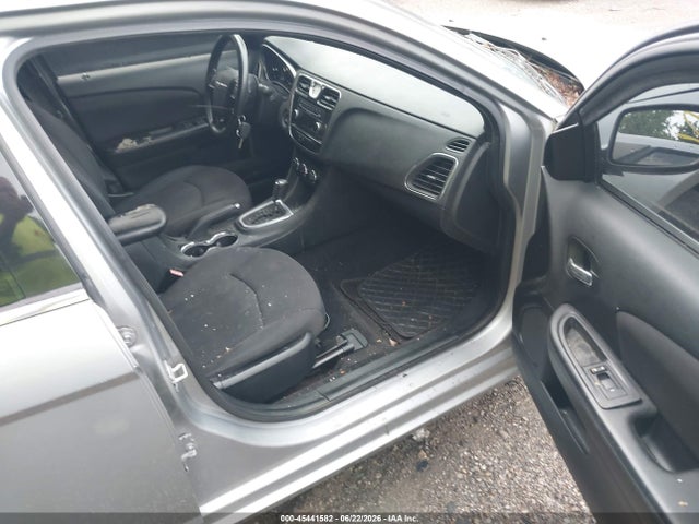 2013 Chrysler 200 LX 照片 5