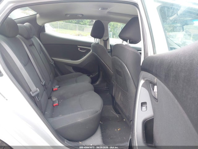 صورة 8 لـ 2015 Hyundai ELANTRA SE