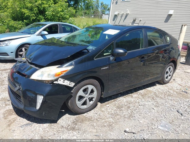 صورة 2 لـ 2015 Toyota PRIUS TWO
