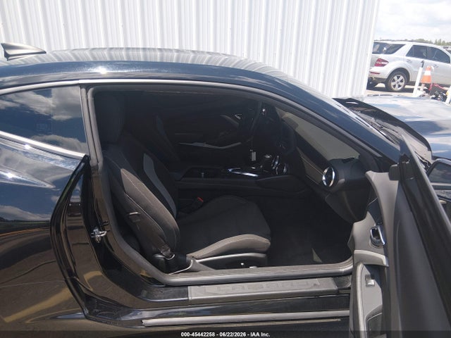 صورة 5 لـ 2023 Chevrolet CAMARO RWD 1LT