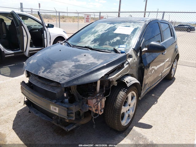 2015 Chevrolet SONIC LTZ AUTO — фото 2
