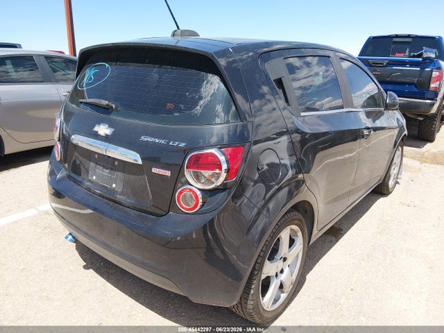 2015 Chevrolet SONIC LTZ AUTO — фото 4