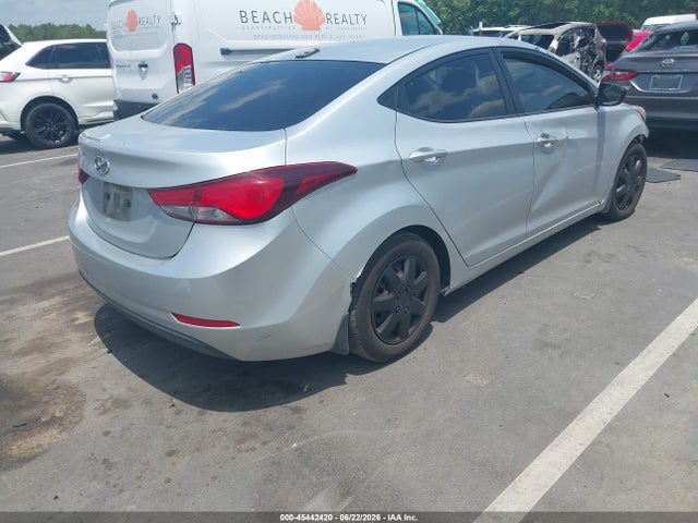 صورة 4 لـ 2016 Hyundai ELANTRA SE