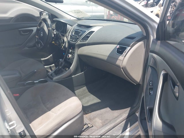 صورة 5 لـ 2016 Hyundai ELANTRA SE