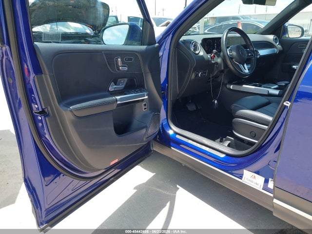 2023 MERCEDES-BENZ GLB 250 4MATIC 6