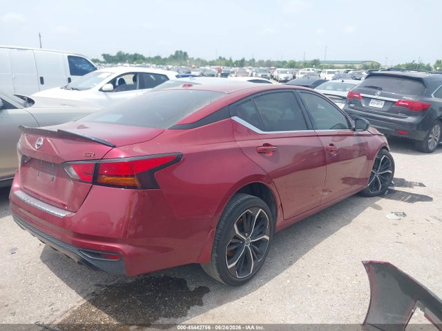 2023 Nissan ALTIMA SR FWD photo 4