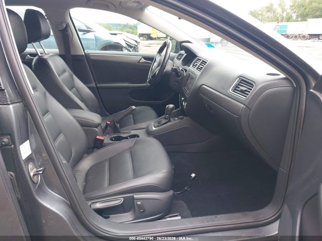 صورة 5 لـ 2013 Volkswagen JETTA 2.0L TDI