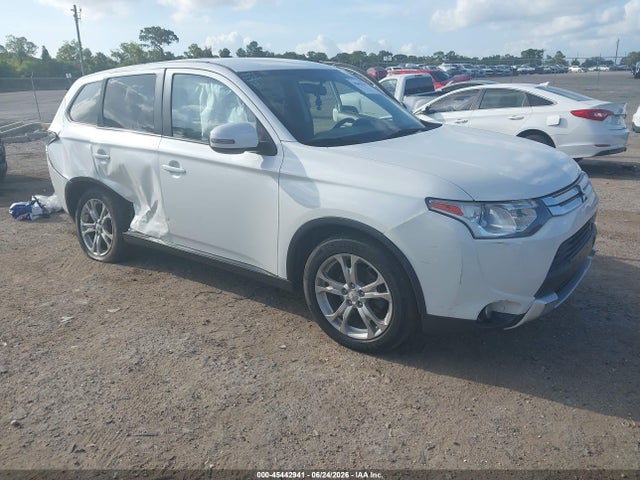 2015 MITSUBISHI OUTLANDER SE