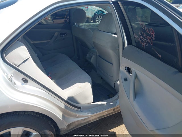 صورة 8 لـ 2010 Toyota CAMRY LE