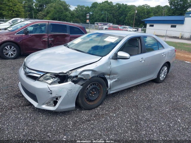 2014 Toyota CAMRY LE photo 2