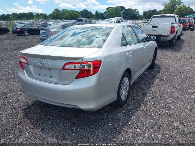 2014 Toyota CAMRY LE photo 4