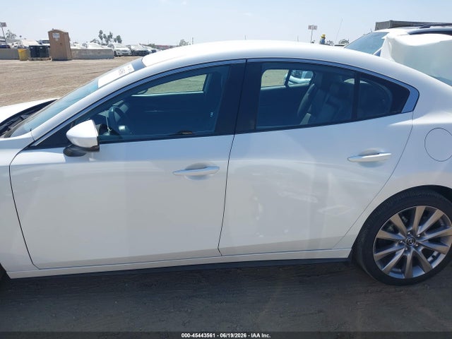 2021 MAZDA MAZDA3 SELECT 14