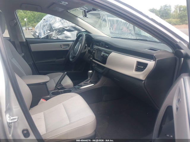 2016 Toyota COROLLA LE photo 5