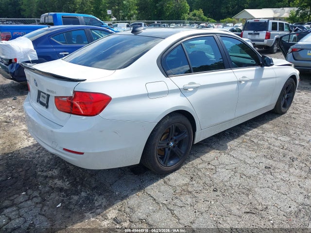 صورة 4 لـ 2015 BMW 320I XDRIVE