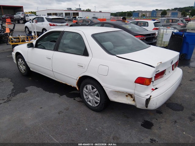 2001 Toyota CAMRY LE 照片 3