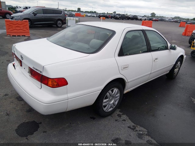 2001 Toyota CAMRY LE 照片 4