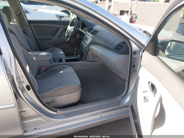 2010 Toyota CAMRY LE 照片 5