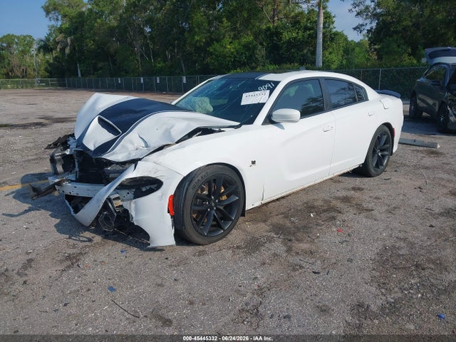 صورة 2 لـ 2019 Dodge CHARGER SCAT PACK RWD