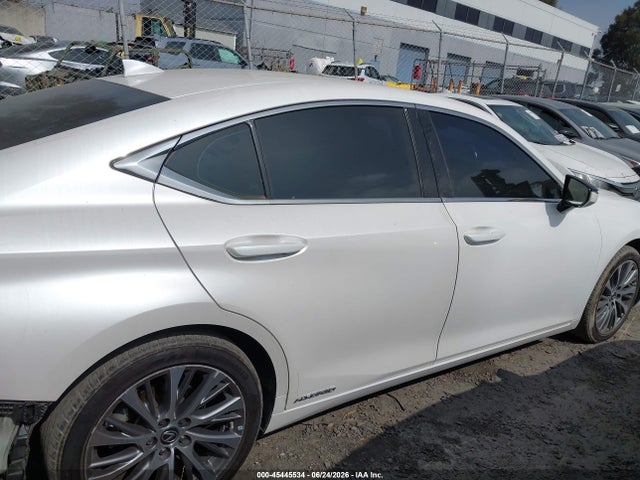 2020 Lexus ES 300H — миниатюра 14