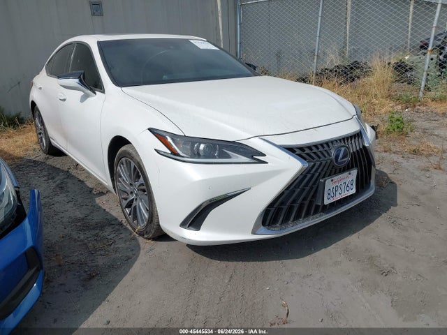 صورة 1 لـ 2020 Lexus ES 300H