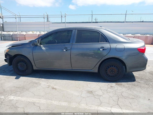 2010 Toyota COROLLA LE thumbnail 18