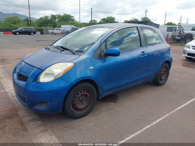 2010 Toyota YARIS photo 2