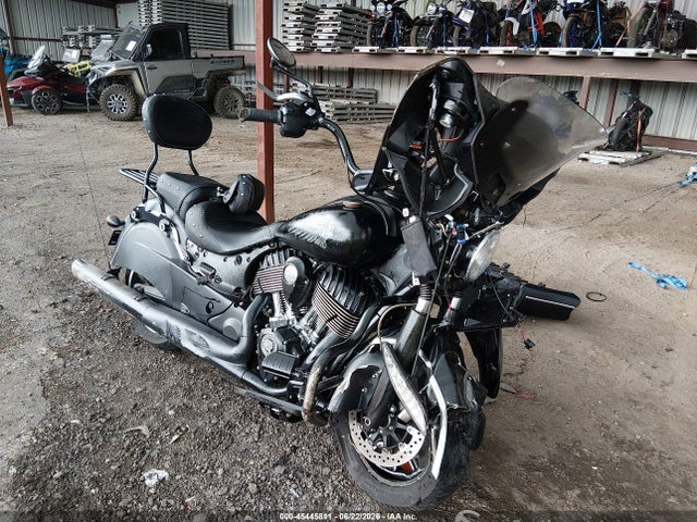 2017 INDIAN MOTORCYCLE CO. CHIEFTAIN DARK HORSE