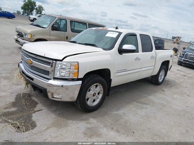 2013 Chevrolet SILVERADO 1500 LT 照片 2