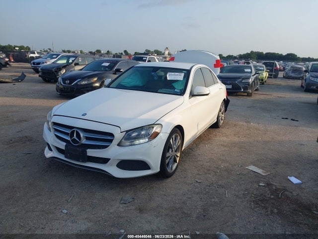صورة مصغرة 2 لـ 2015 Mercedes-BENZ C 300