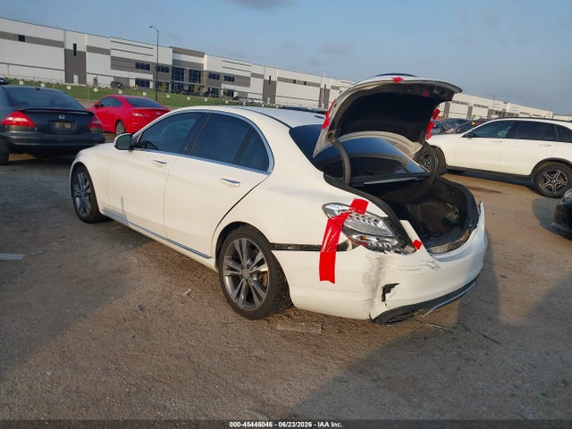 صورة مصغرة 3 لـ 2015 Mercedes-BENZ C 300