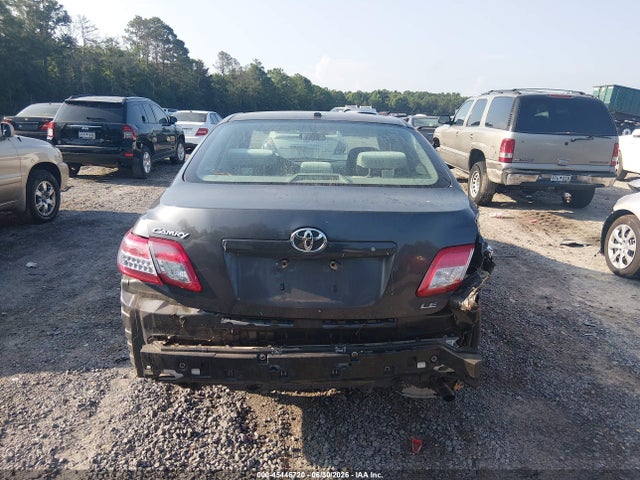 2010 Toyota CAMRY LE 缩略图 16