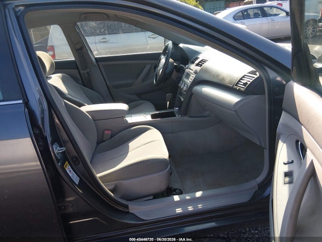 صورة 5 لـ 2010 Toyota CAMRY LE