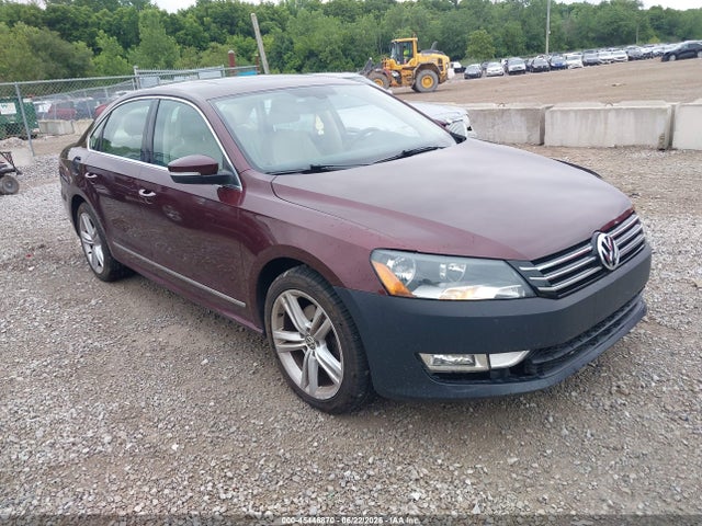 2013 Volkswagen PASSAT 2.0L TDI SE 照片 1