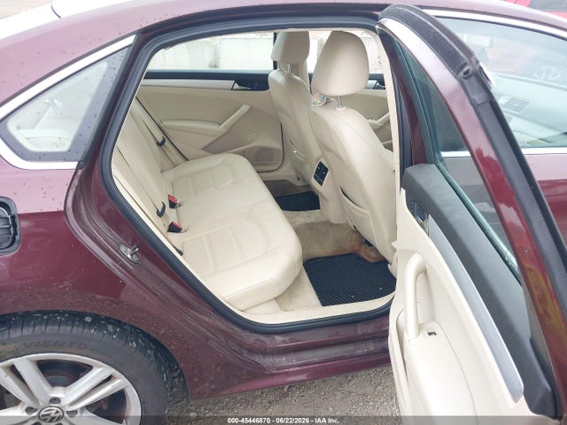 2013 Volkswagen PASSAT 2.0L TDI SE 照片 8