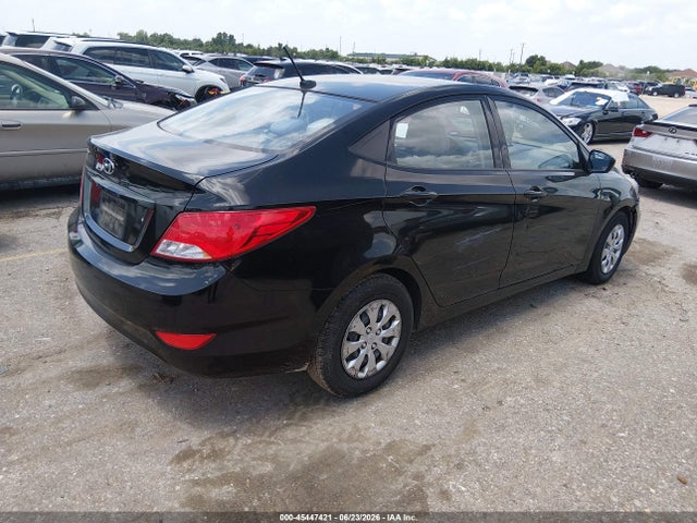 2015 Hyundai ACCENT GLS — фото 4