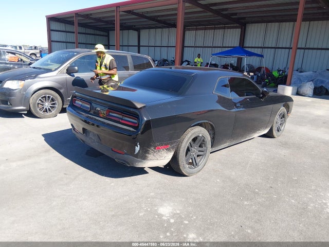 2016 Dodge CHALLENGER SXT 缩略图 4