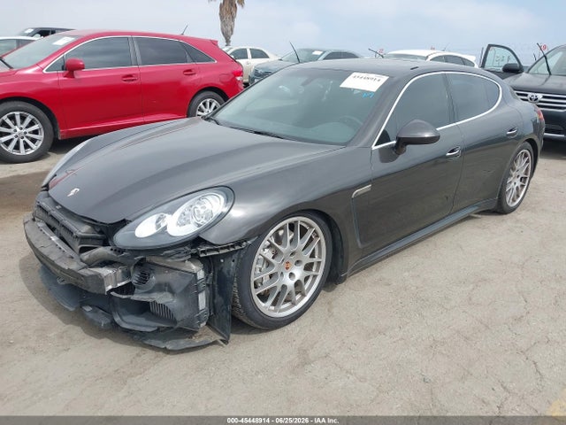 صورة 2 لـ 2014 Porsche PANAMERA 4S