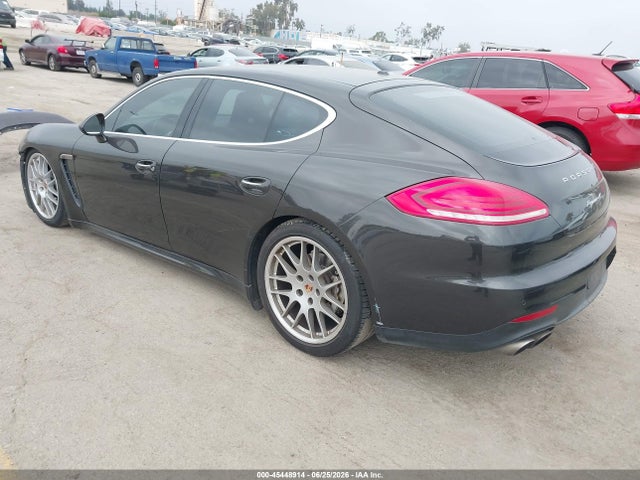 صورة 3 لـ 2014 Porsche PANAMERA 4S