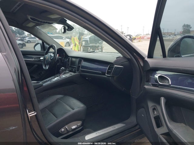 صورة 5 لـ 2014 Porsche PANAMERA 4S