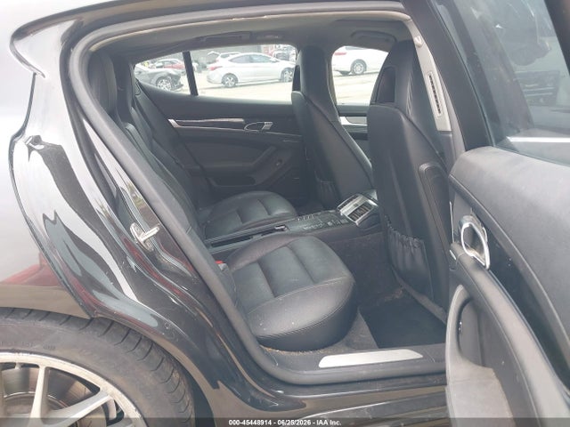 صورة 8 لـ 2014 Porsche PANAMERA 4S