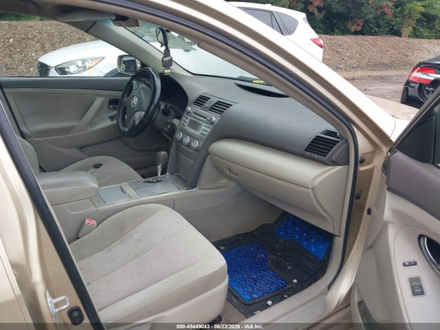 2011 Toyota CAMRY LE photo 5