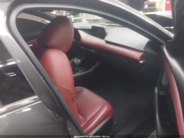 صورة 5 لـ 2022 Mazda MAZDA3 PREMIUM