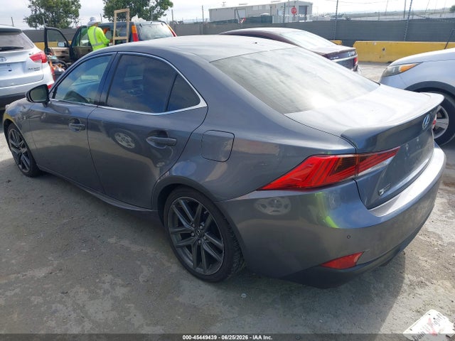 2018 Lexus IS 300 — фото 3